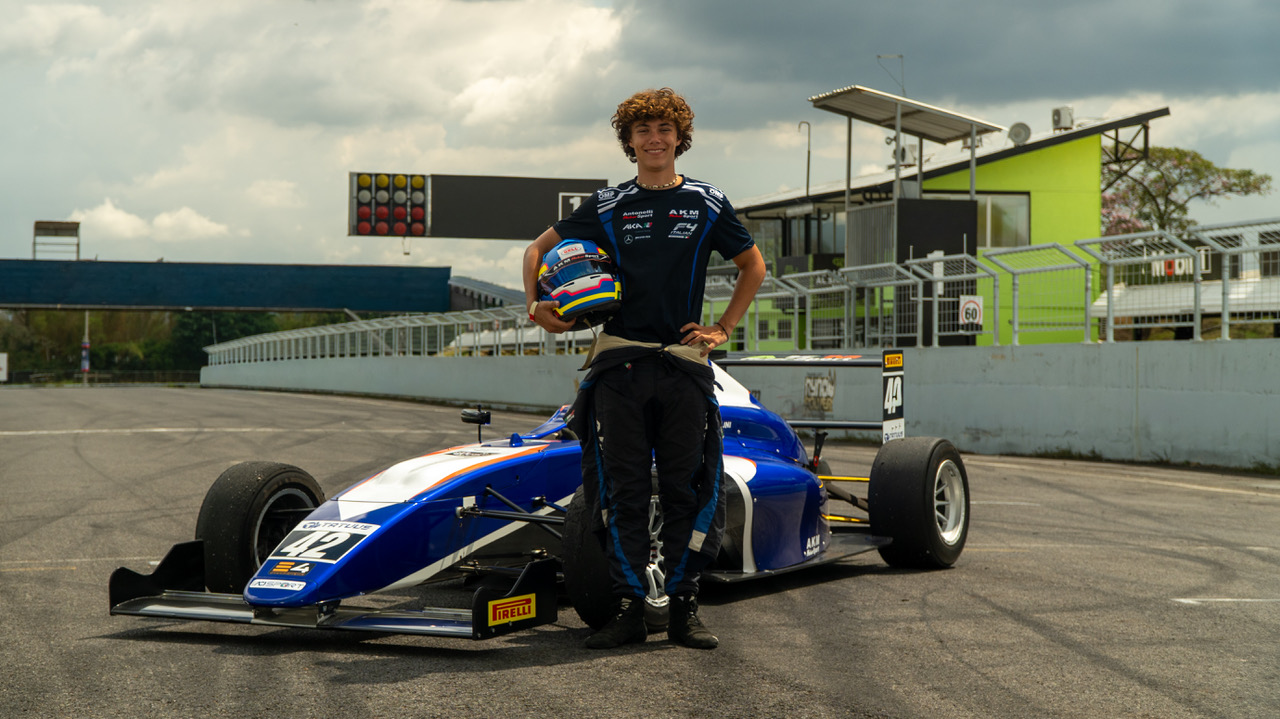 Evan Michelini se prepara para su segunda temporada en la Fórmula 4 europea con respaldo de Marco Antonelli